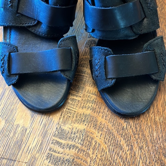 Sorel shoes - Picture 4 of 7